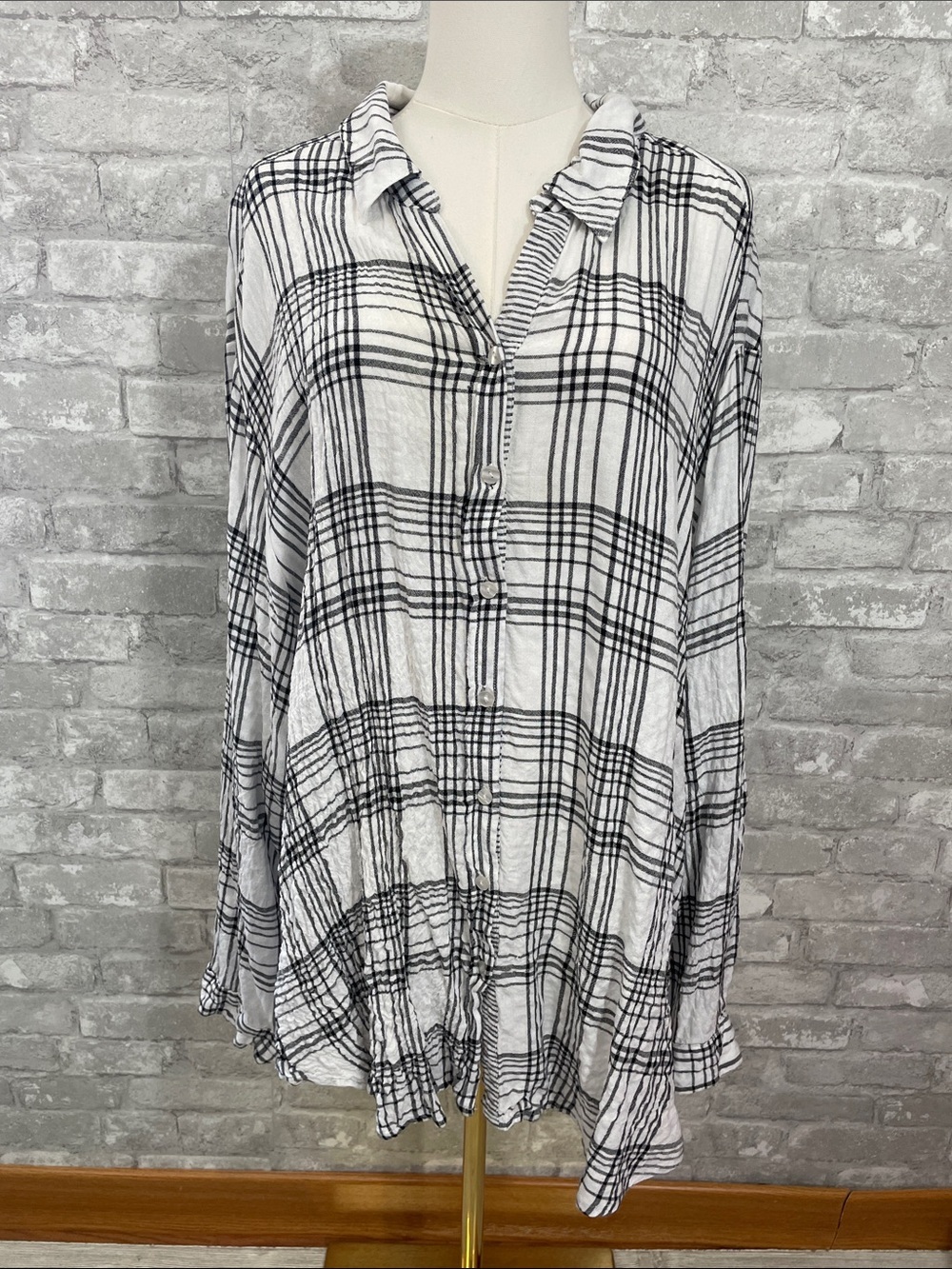 Jane and Delancey Black & White Plaid Button-Down Top